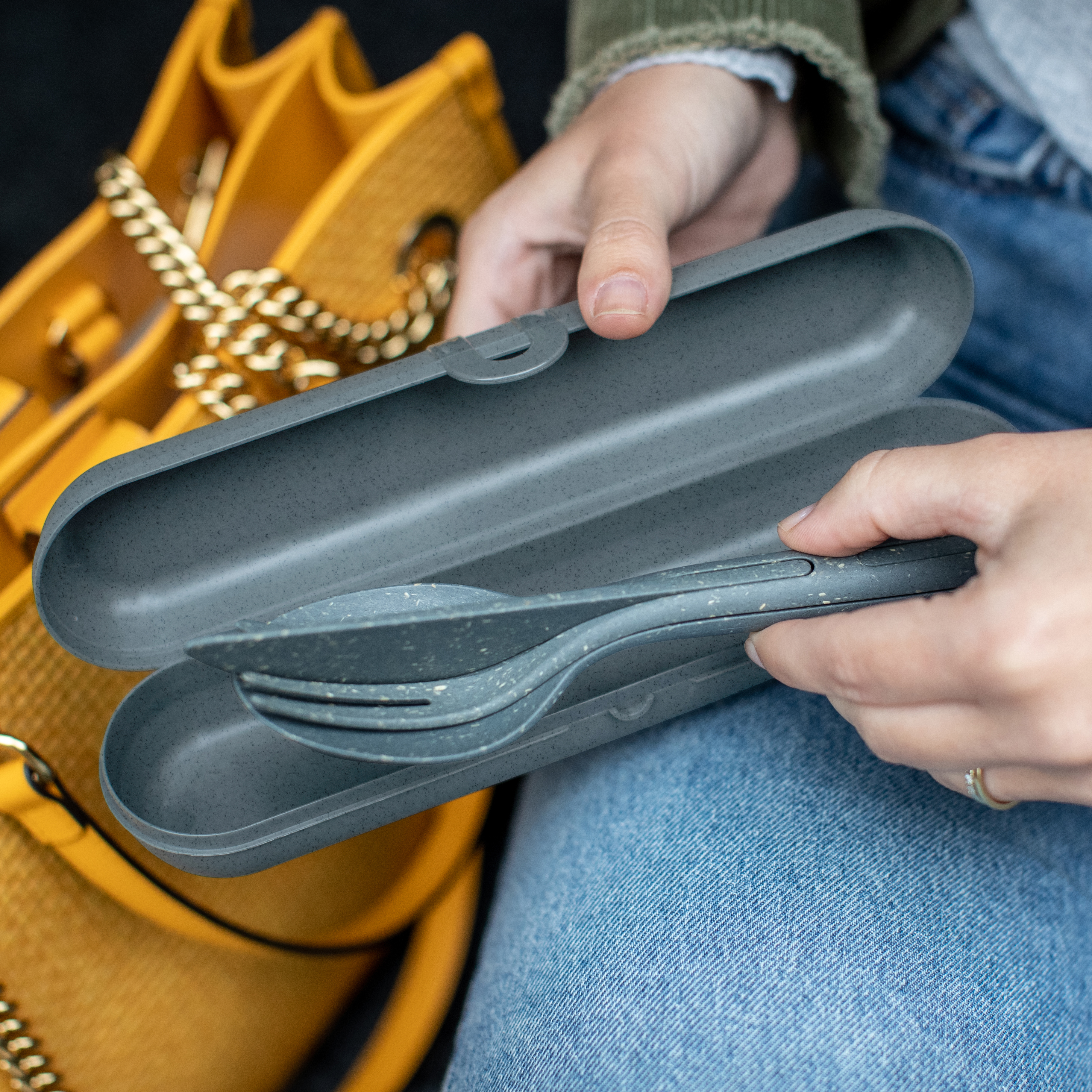 KLIKK ETUI pouzdro na příbory,psací potřeby tm. Šedá ORGANIC KOZIOL