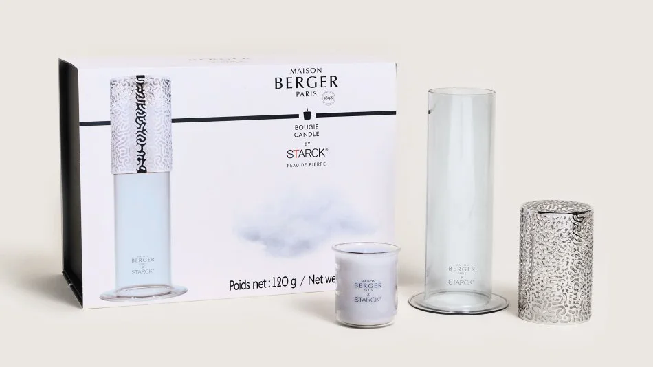 Svícen Starck, šedý + vonná svíčka Peau de Pierre, 120 g Maison Berger Paris
