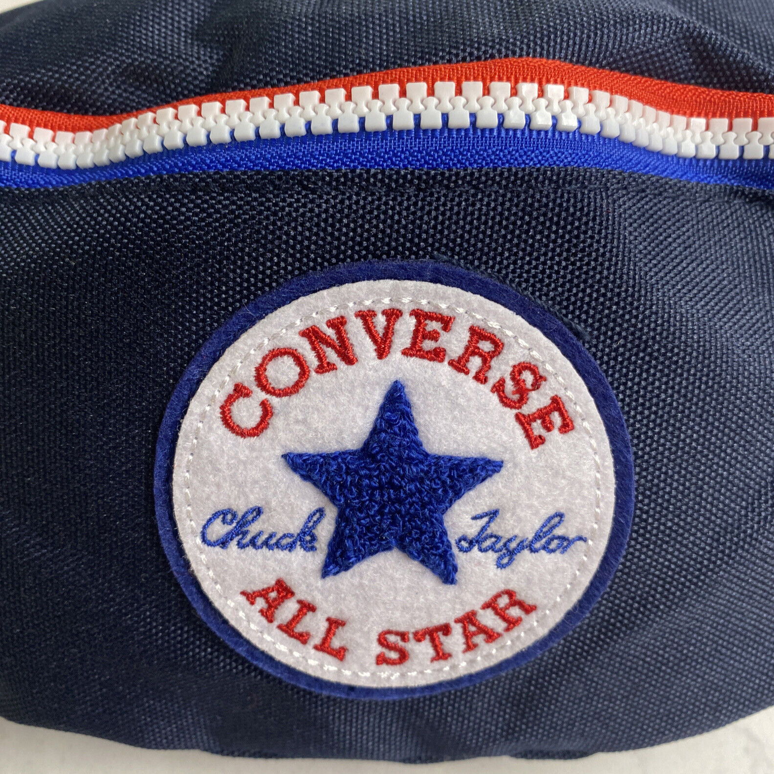 Ledvinka modrá Converse