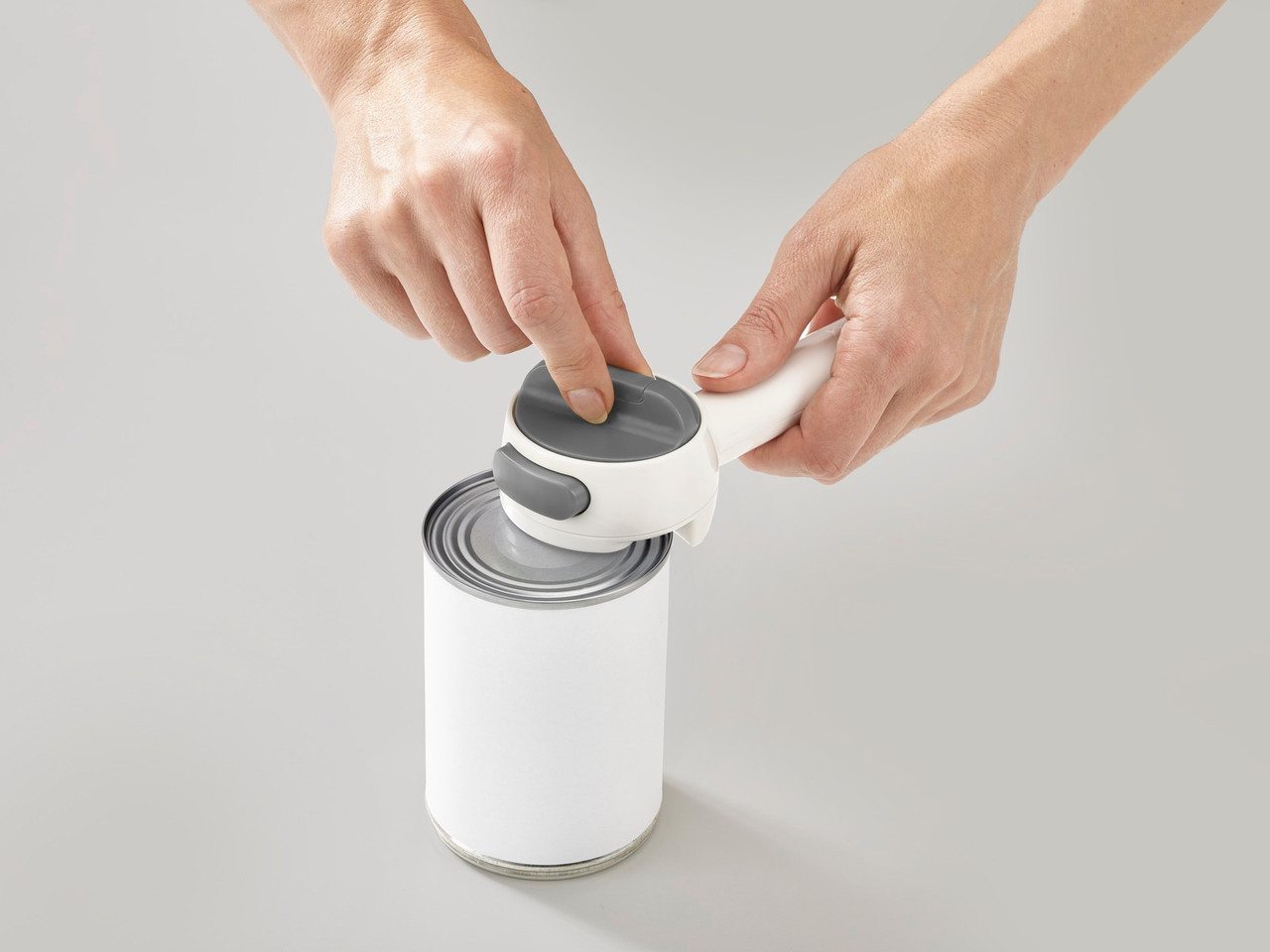 Otvírák na konzervy/plechovky JOSEPH JOSEPH Can-Do Plus