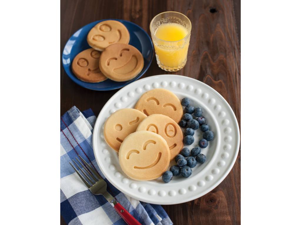 Pánev na lívance Smajlík Nordic Ware