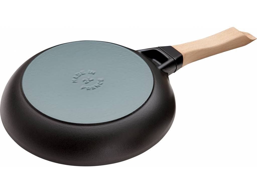 Pánev s dřevěnou rukojetí 24cm STAUB