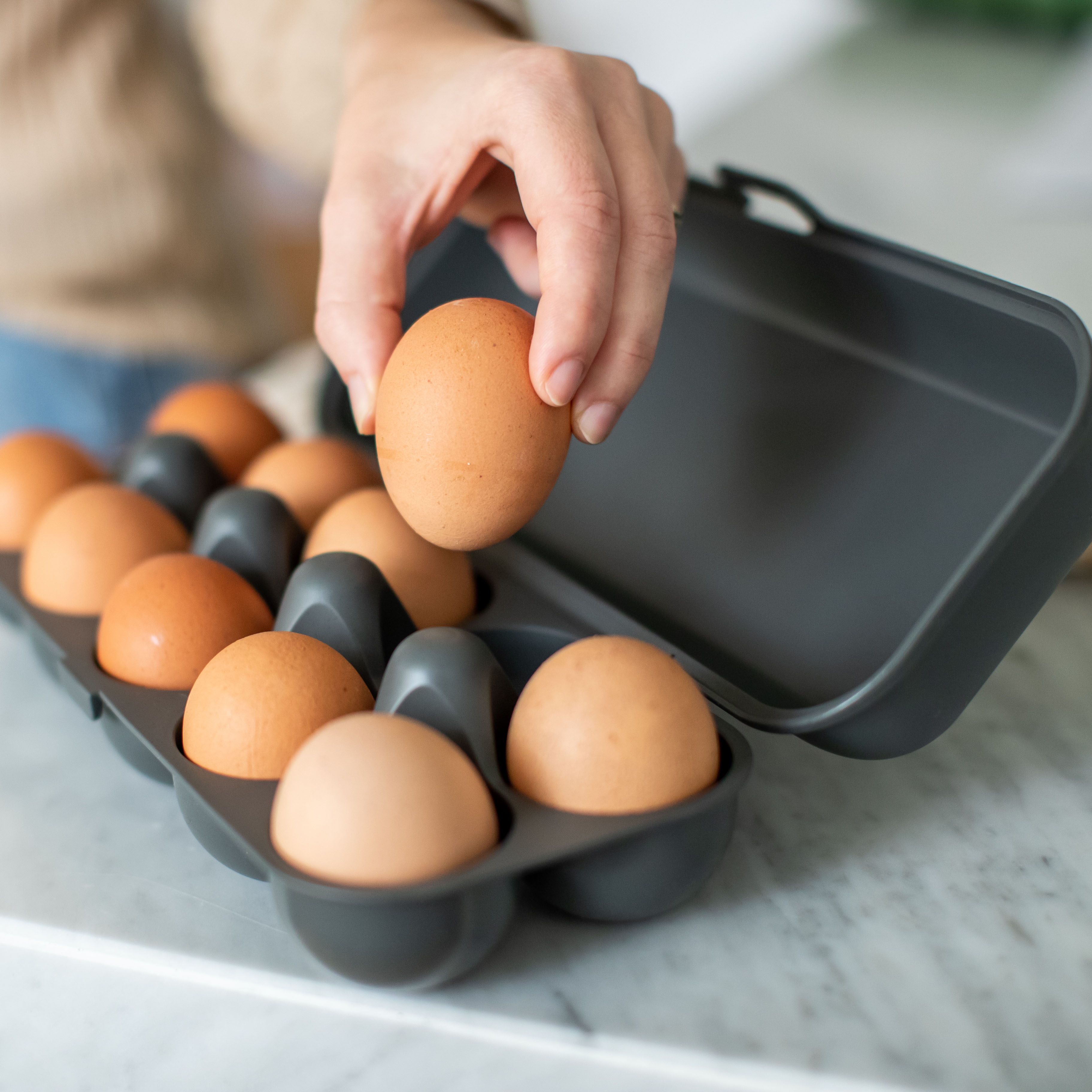 EGG box na 10 ks vajíček Šedá Organic KOZIOL