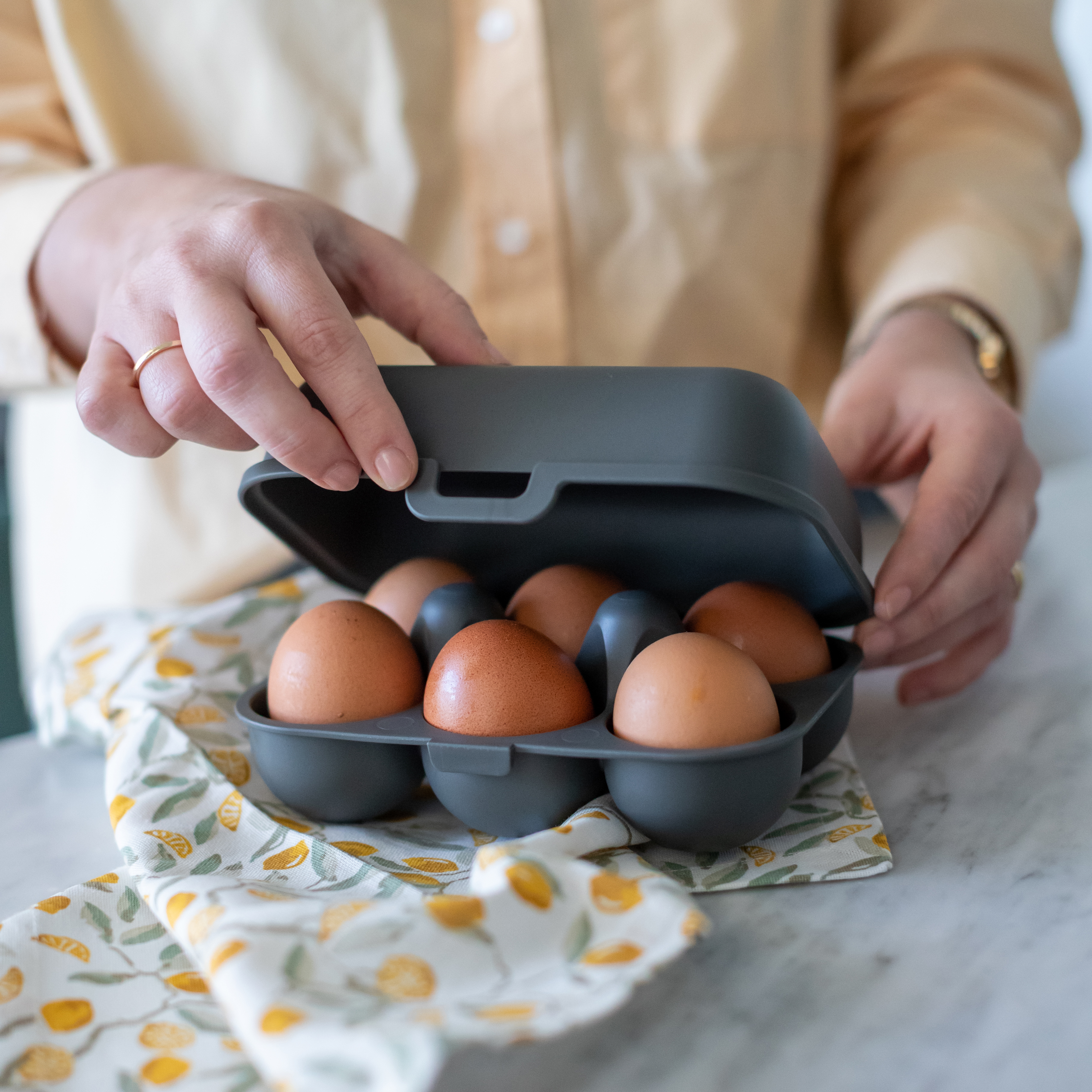 EGG box na 6 ks vajíček ŠEDÁ ORGANIC KOZIOL 