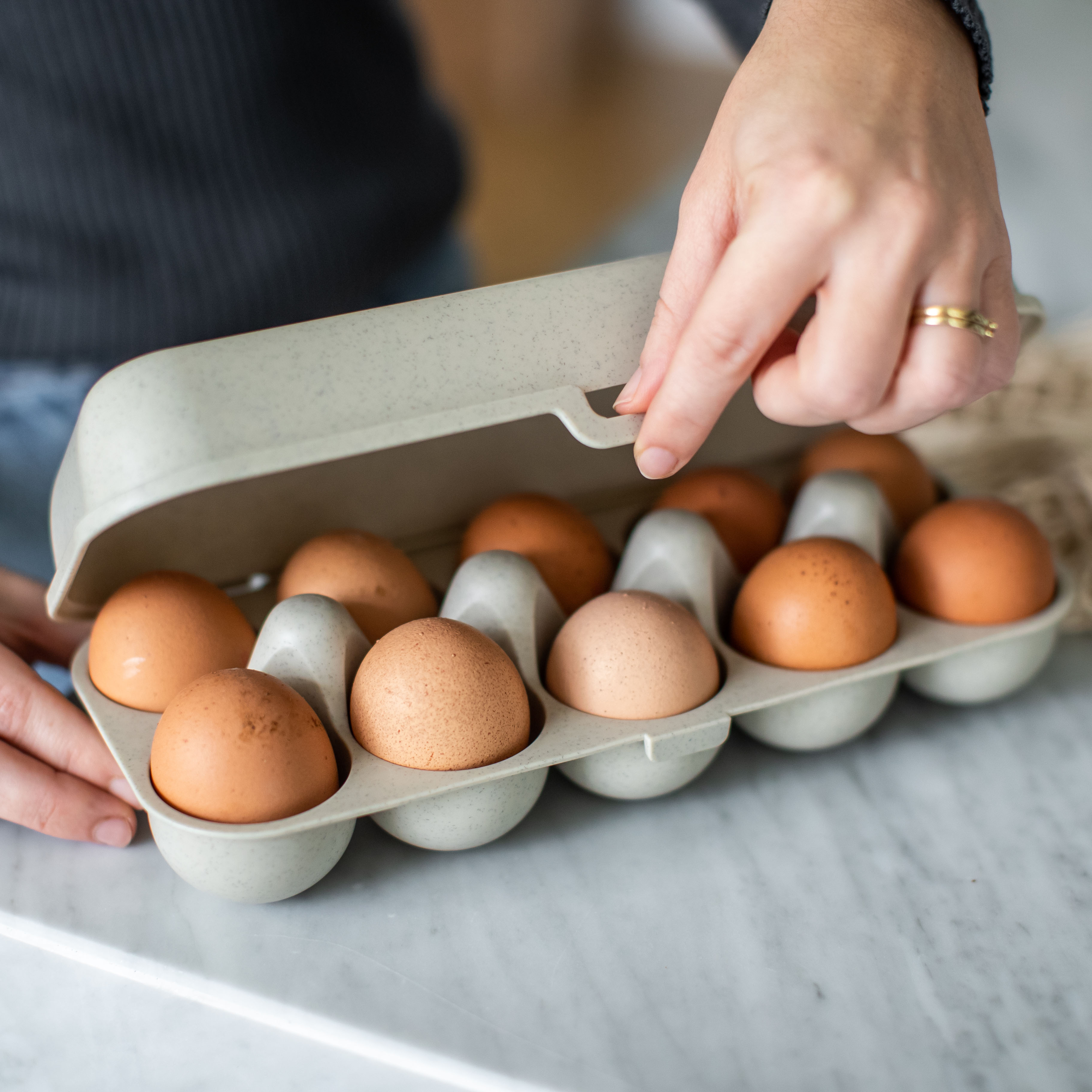 EGG box na 10 ks vajíček Písková Organic KOZIOL 