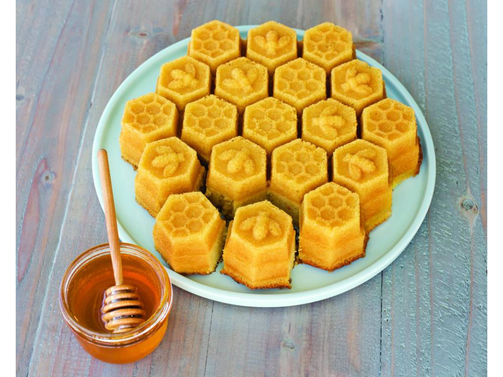 Forma na bábovku včelí plástev zlatá Nordic Ware