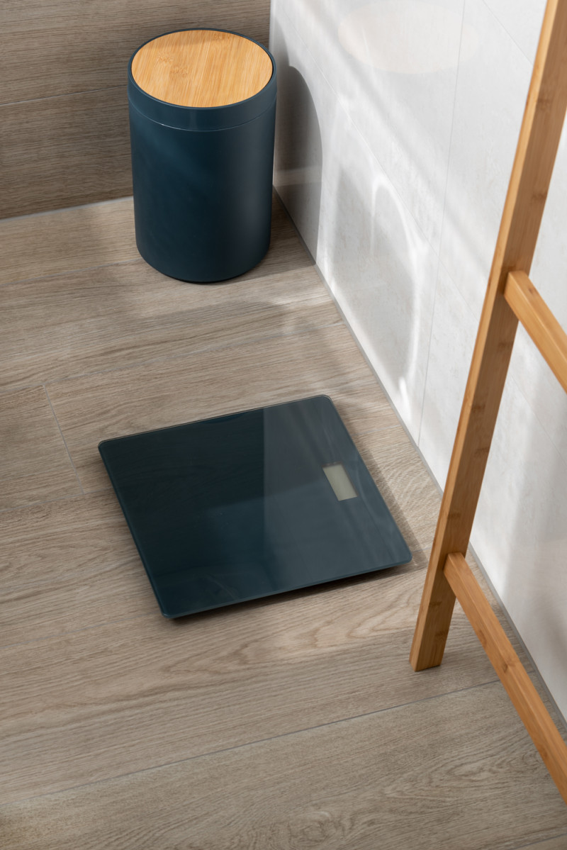 Digitální váha Libra sklo tmavě modrá Present Time