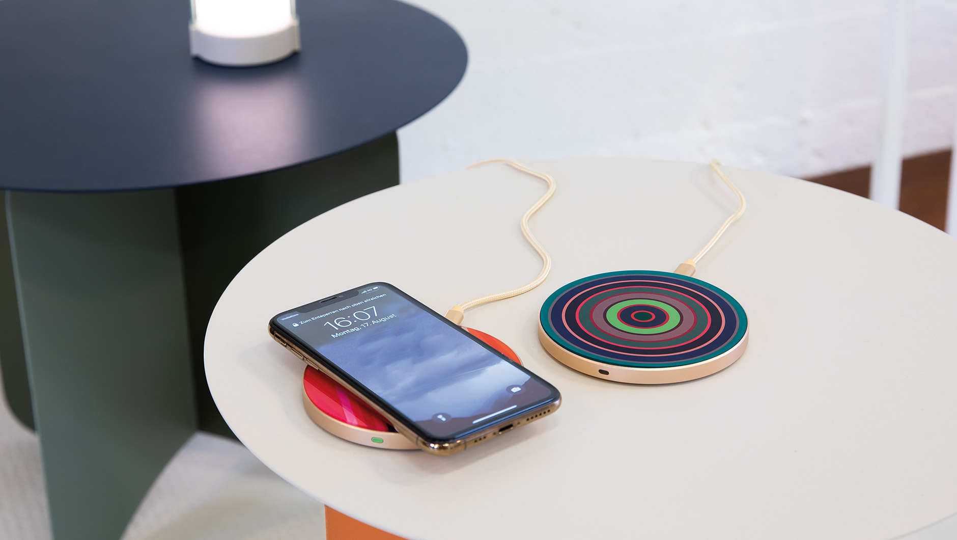 Nabíjecí stanice pro bezdrátové nabíjení "Costa" Remember