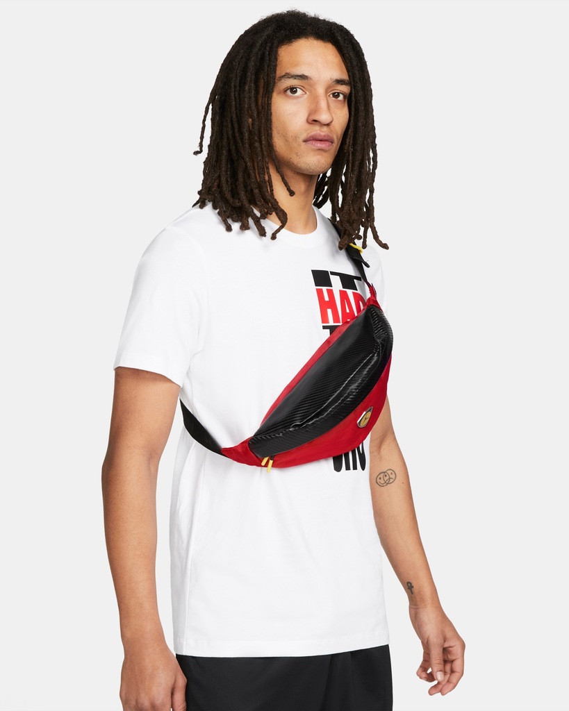 Ledvinka červeno-černá Nike Jordan