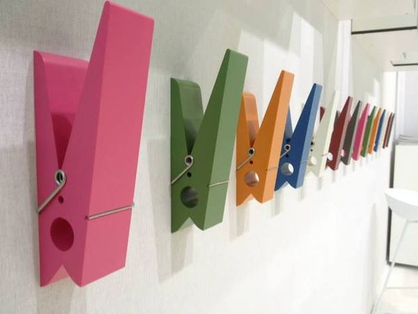 Věšák na kabáty PINCE ALORS ! šedý SWAB Design