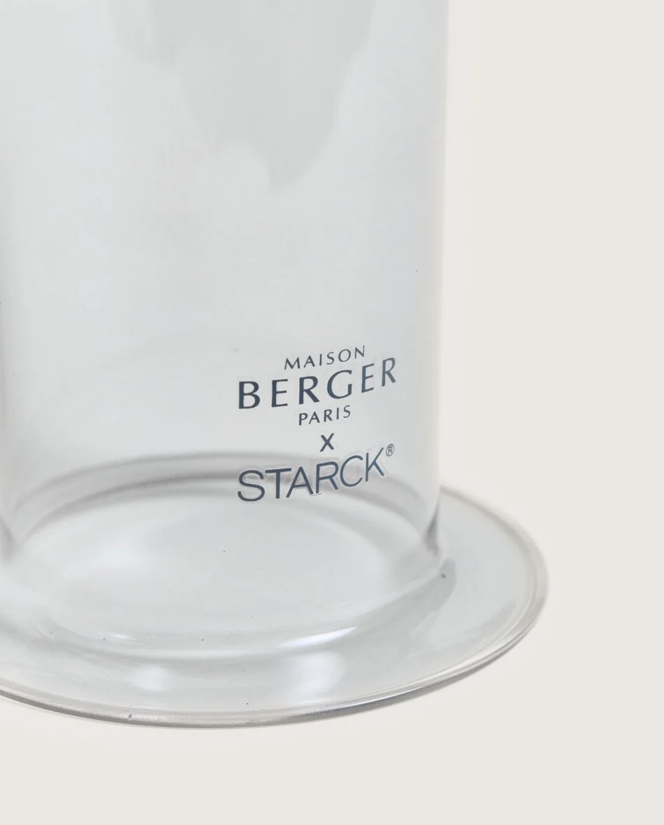 Svícen Starck, šedý + vonná svíčka Peau de Pierre, 120 g Maison Berger Paris