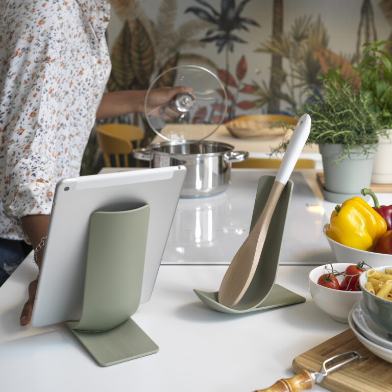 Odkladač na vařečky Stand hnědošedý Blim+